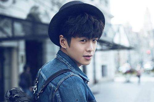 小天后爆料张若昀视频播放,揭秘明星生活幕后真相  第1张